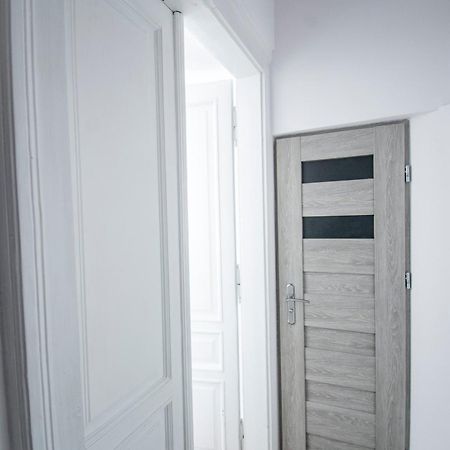 Lion Apartments - Laba Krasków Eksteriør bilde